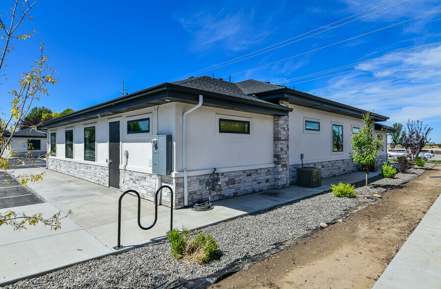 More Photos Of 3169 W Belltower Dr, Meridian Office For Sale