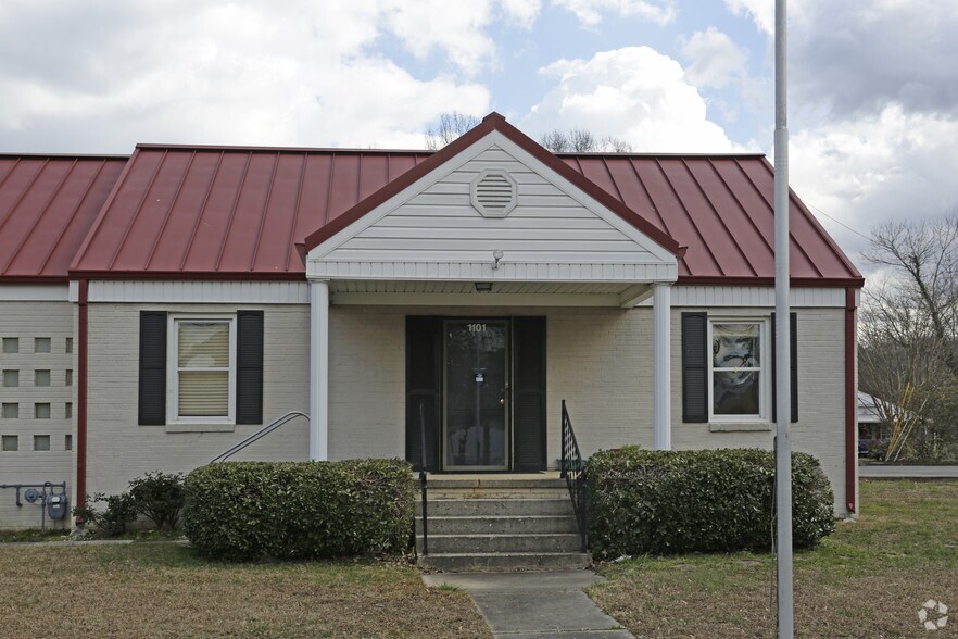 More Photos Of 1101 S Thornton Ave, Dalton Office For Sale