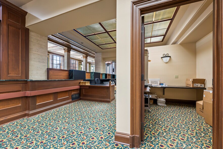 More Photos Of 226 2nd St SE, Cedar Rapids Office For Sale