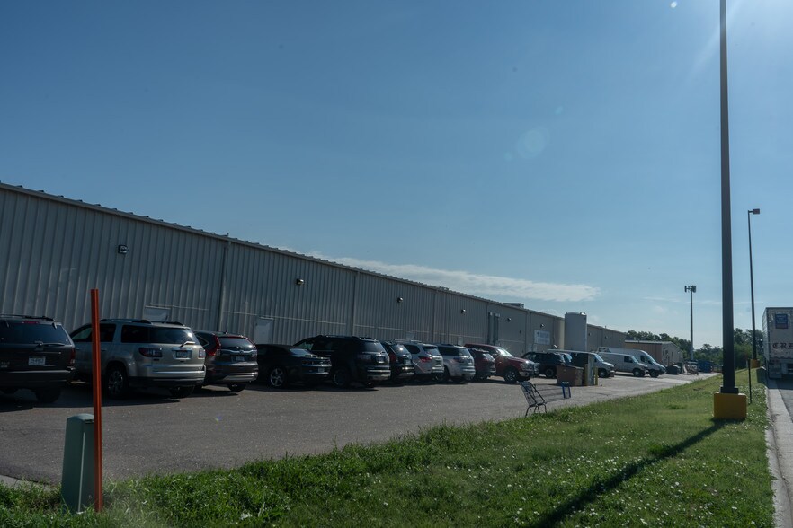 More Photos Of 600 E Francis St, North Platte Storefront For Lease