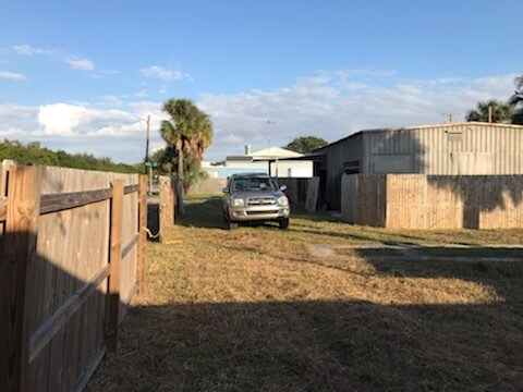 Primary Photo Of 5306 W Commerce St, Tampa Warehouse For Lease