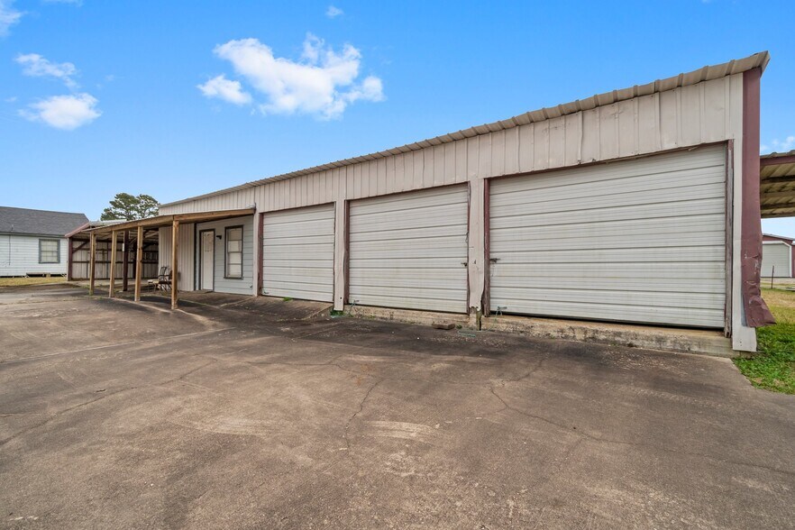 More Photos Of 6738 US Highway 190 E, Livingston Convenience Store For Sale