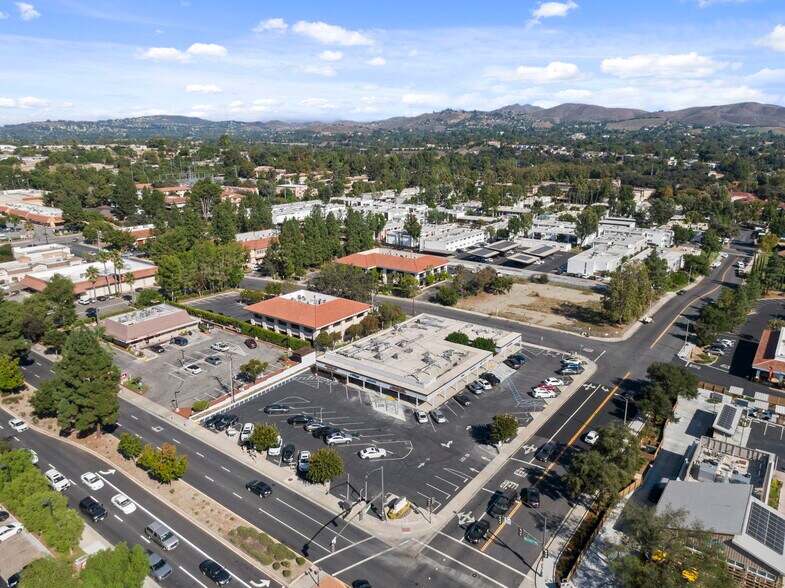 More Photos Of 428-450 N Moorpark Rd, Thousand Oaks Unknown For Lease
