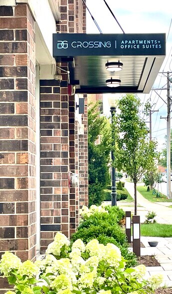 More Photos Of 5202 Washington St, Downers Grove Apartments For Lease