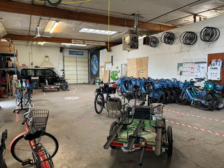 More Photos Of 455 W 1st Ave, Eugene Freestanding For Sale