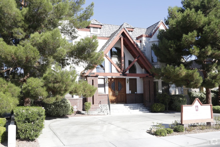 More Photos Of 606 S 9th St, Las Vegas Office Residential For Lease