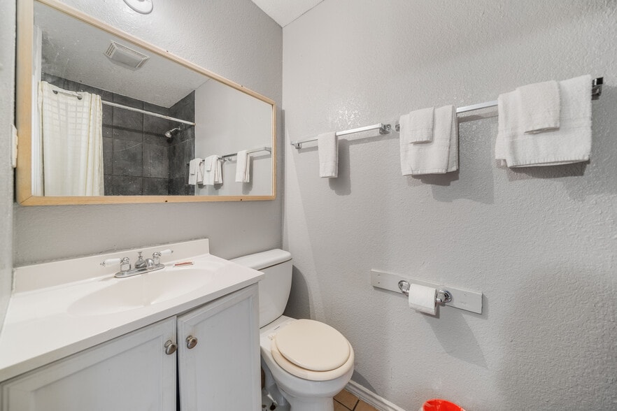 More Photos Of 309 S Fulton Beach Rd, Rockport Hotel For Sale