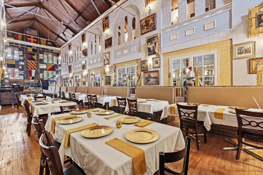 More Photos Of 49 Florida Ave, Amsterdam Hospitality For Sale