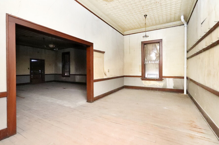 More Photos Of 1119 6th st, Nevada General Retail For Sale