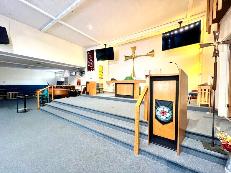 More Photos Of 3947 Kimber Dr, Thousand Oaks Specialty For Sale