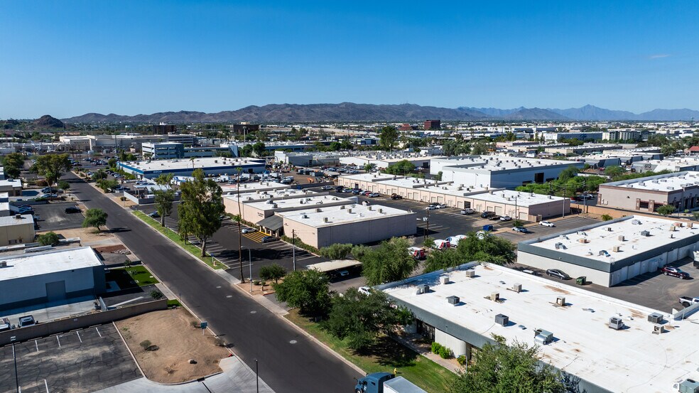 More Photos Of 910 S Hohokam Dr, Tempe Warehouse For Lease