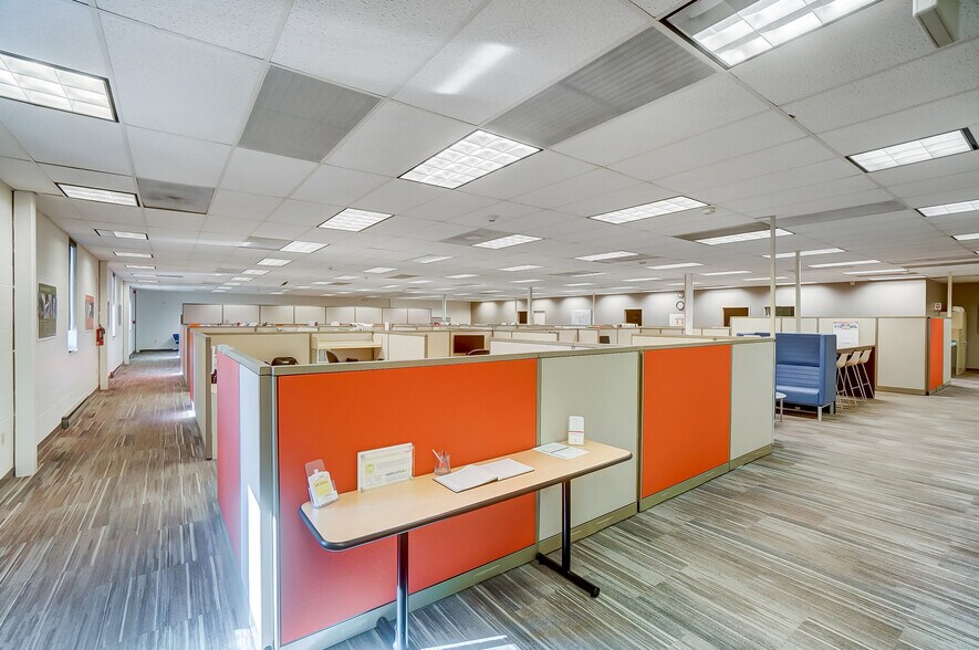 More Photos Of 2025 E 4th St, Lima Light Manufacturing For Sale