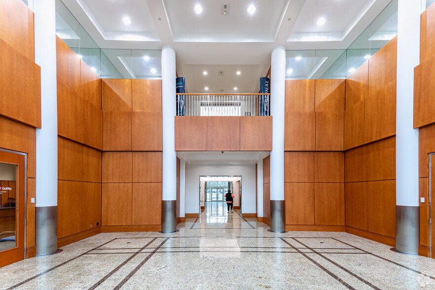 More Photos Of 3701 Arco Corporate Dr, Charlotte Office Residential For Lease