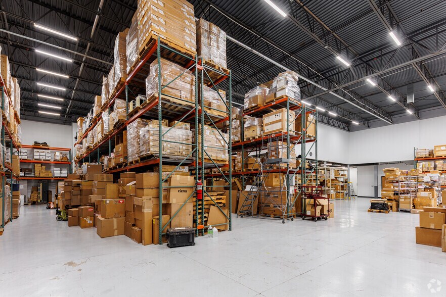 More Photos Of 4050 Premier Dr, Plano Light Manufacturing For Lease