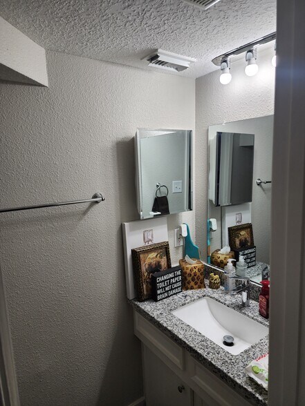 More Photos Of 517 5th St, Humble Apartments For Sale