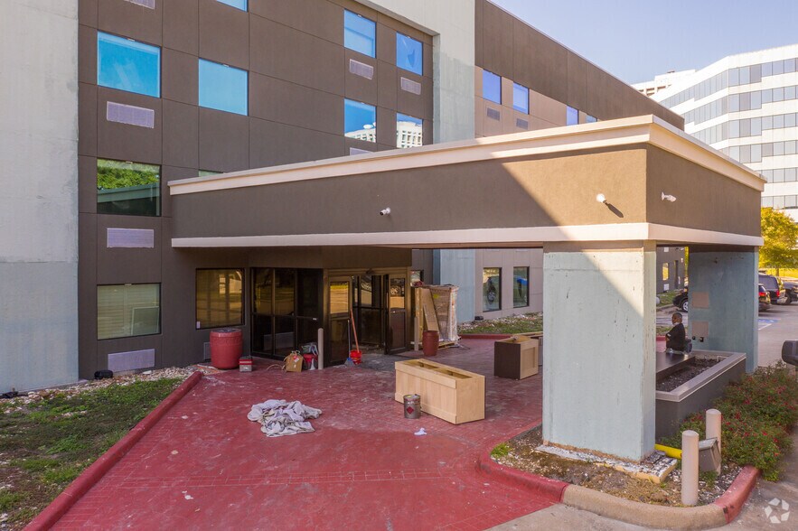 More Photos Of 6790 Southwest Fwy, Houston Hotel For Sale
