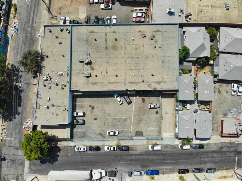More Photos Of 1010 E 18th St, Los Angeles Warehouse For Sale