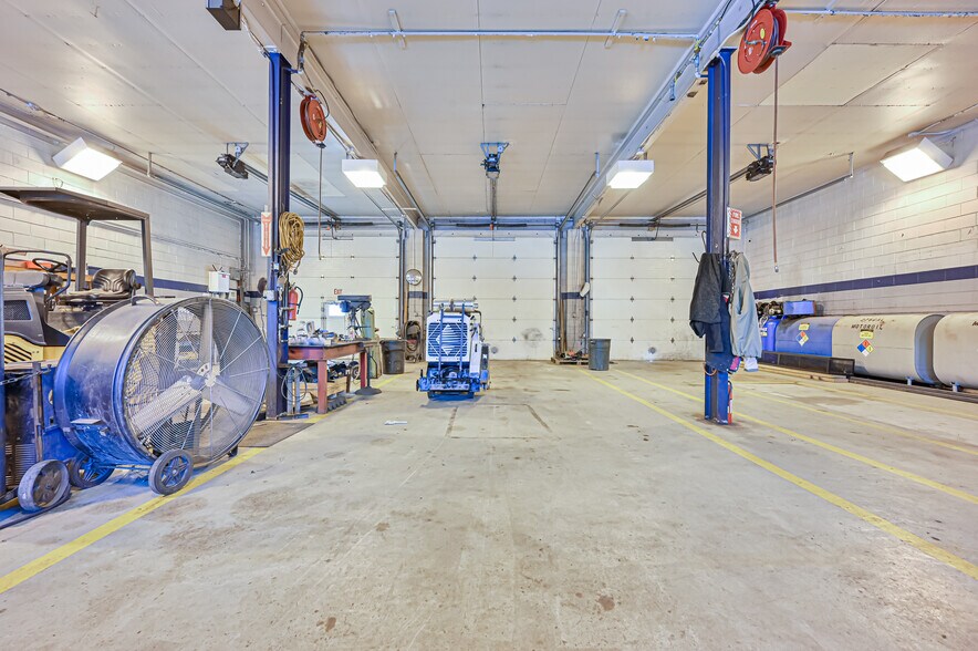 More Photos Of 730 White Horse Pike, Egg Harbor City Service For Lease