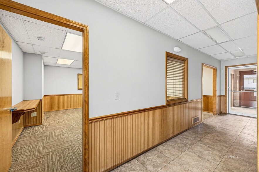 More Photos Of 975 5th St, Elko Office For Lease