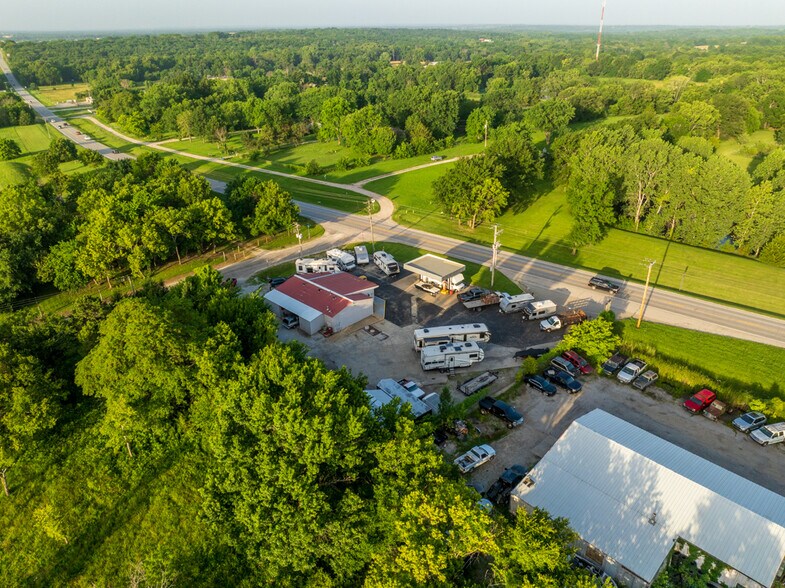 More Photos Of 23621 S State Route 291, Harrisonville Industrial For Sale