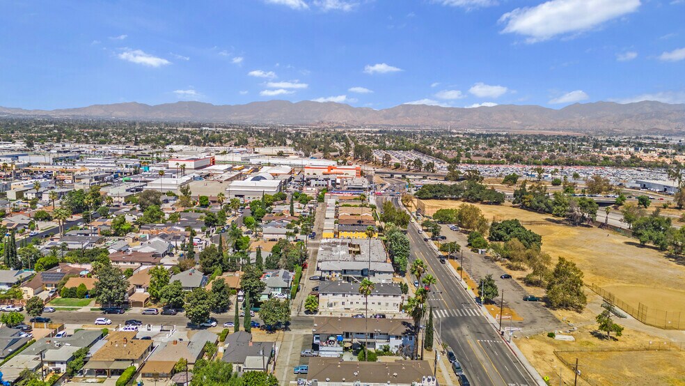More Photos Of 7061 Whitsett Ave, North Hollywood Apartments For Sale