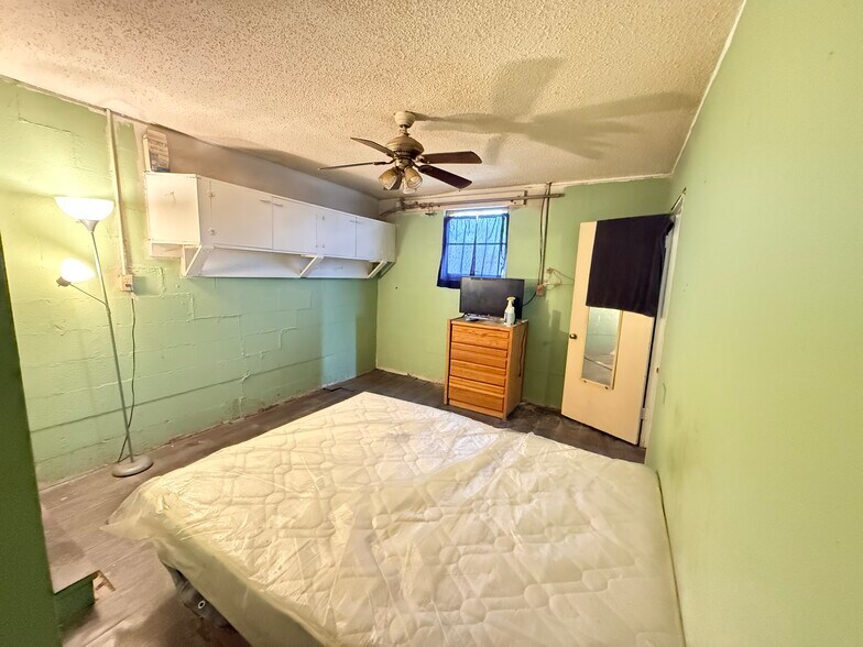 More Photos Of 25377 Welling rd, Welling Apartments For Sale