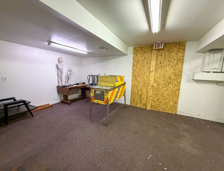 More Photos Of 108 Main st, Trinity Storefront For Sale