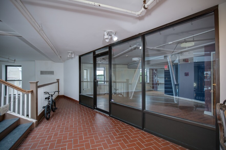 More Photos Of 112 Main St, Putnam Storefront Retail Office For Lease