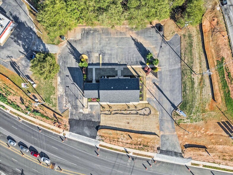 More Photos Of 100 Inman Rd, Lyman Office For Sale