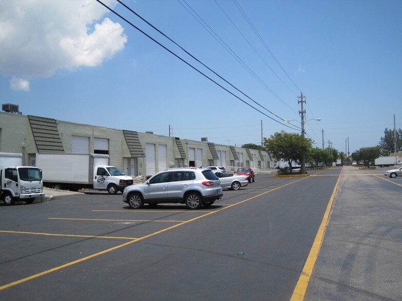 More Photos Of 5451-5497 NW 72nd Ave, Miami Warehouse For Lease