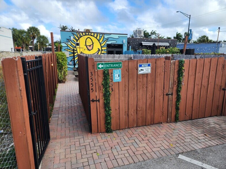 More Photos Of , Oakland Park General Retail For Sale