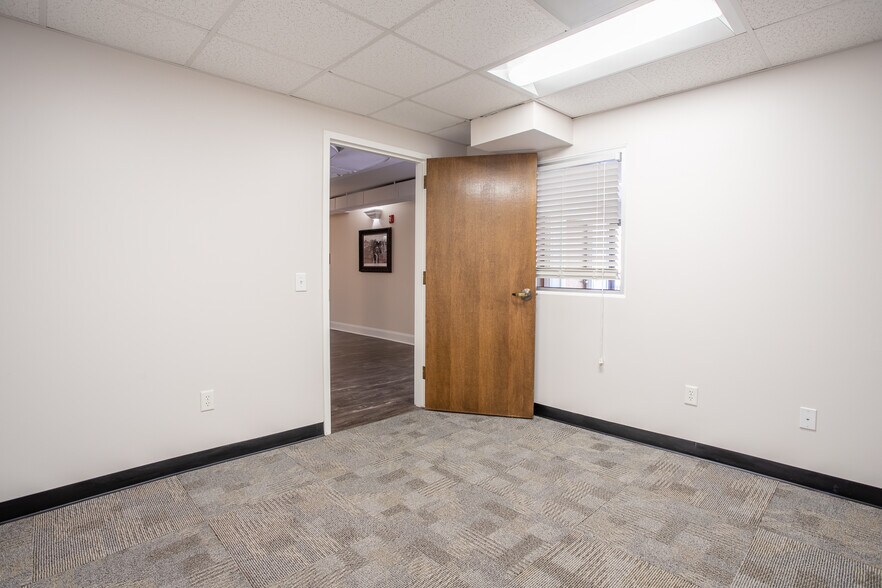 More Photos Of 105 E Center St, Mebane Office For Lease