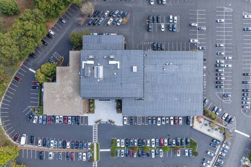 More Photos Of 465 Waverley Oaks Rd, Waltham Office For Lease