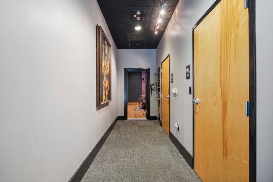 More Photos Of 3120 Latrobe Dr, Charlotte Flex For Sale