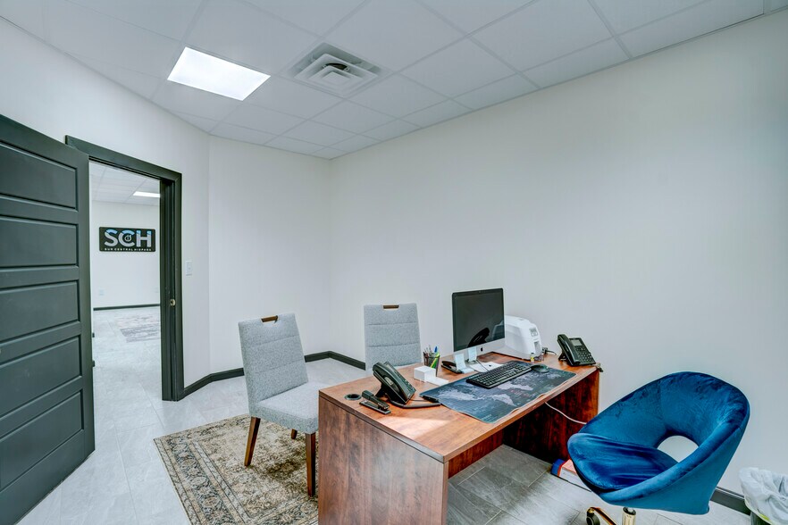 More Photos Of 300 Santa Fe Trl, Duncanville Freestanding For Sale