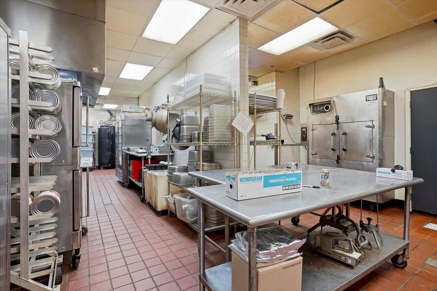 More Photos Of 3584 Parkway, Pigeon Forge Restaurant For Lease