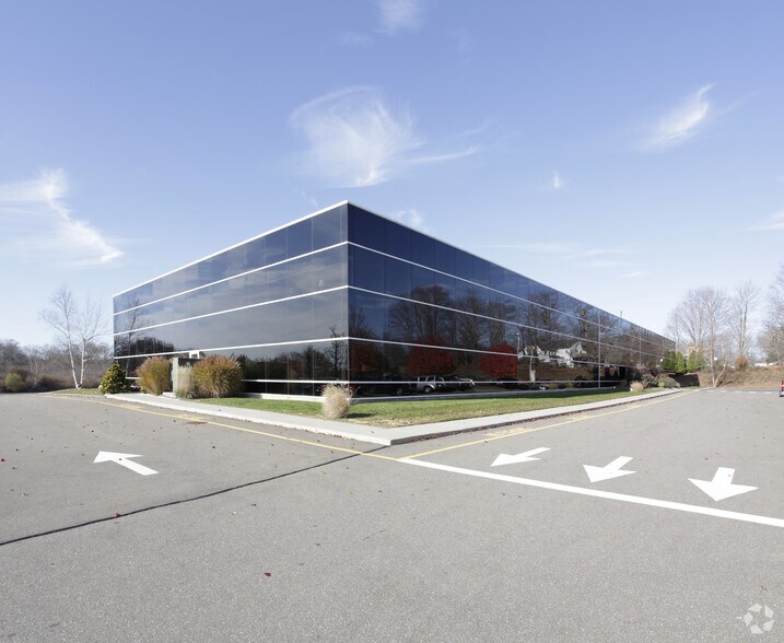 More Photos Of 246 Goose Ln, Guilford Medical For Lease