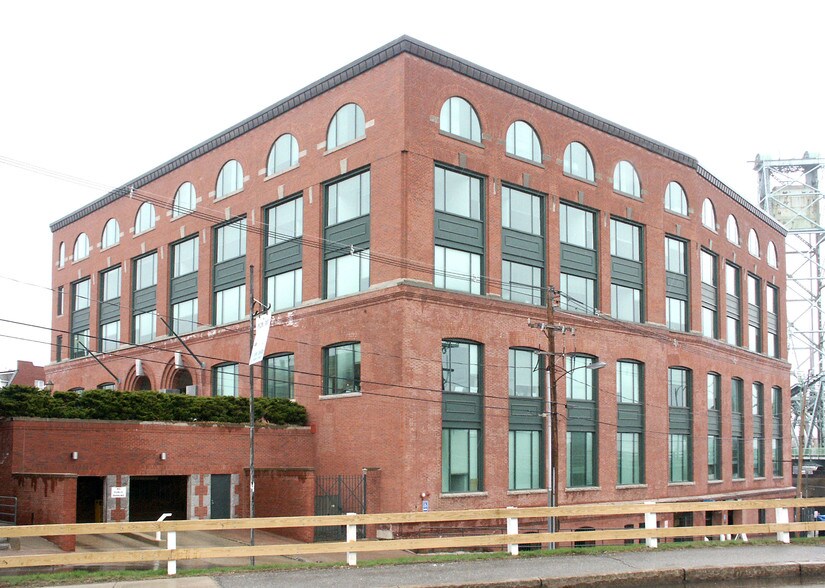 More Photos Of 1 Harbour Pl, Portsmouth Office For Lease
