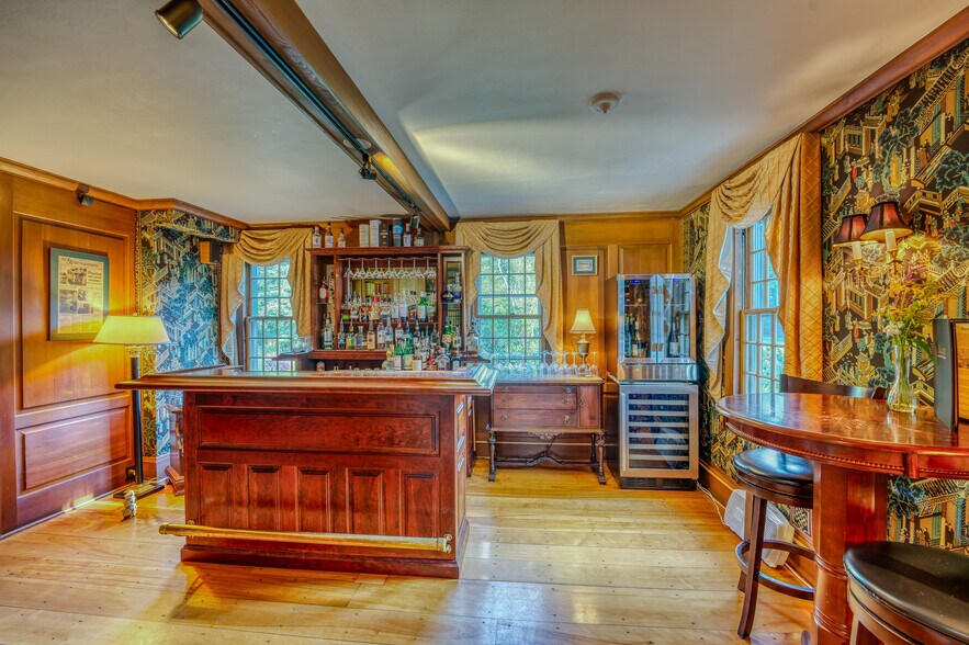More Photos Of 80 Guider Ln, Bethlehem Hotel For Sale