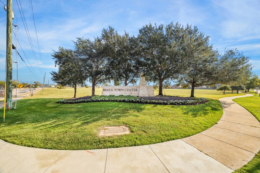 More Photos Of BF Terry Blvd & Town Center Blvd, Rosenberg Land For Sale