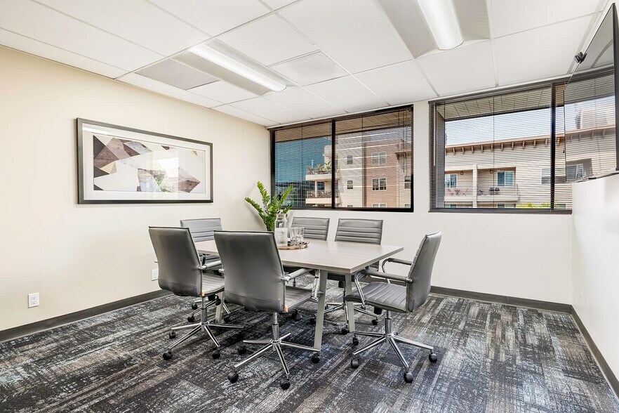 More Photos Of 333 W Broadway, Long Beach Office For Lease
