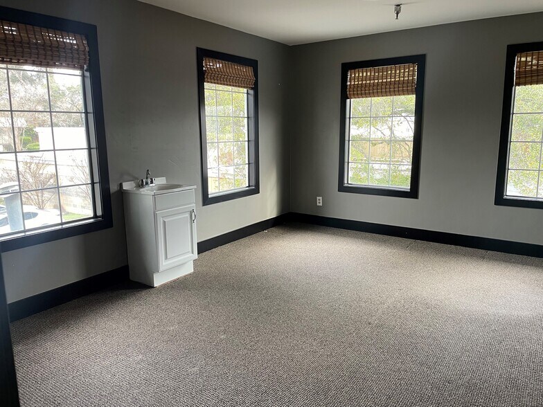 More Photos Of 7940 California Ave, Fair Oaks Office For Lease