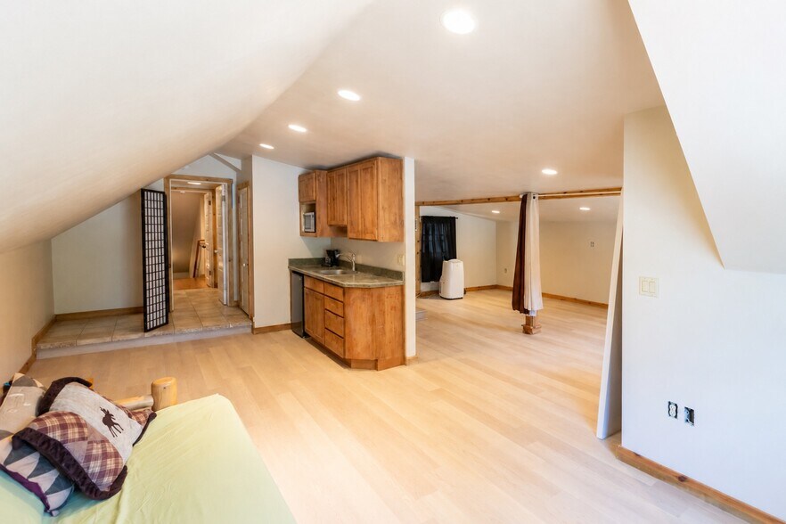 More Photos Of 1258 Highway 141, White Salmon Hospitality For Sale