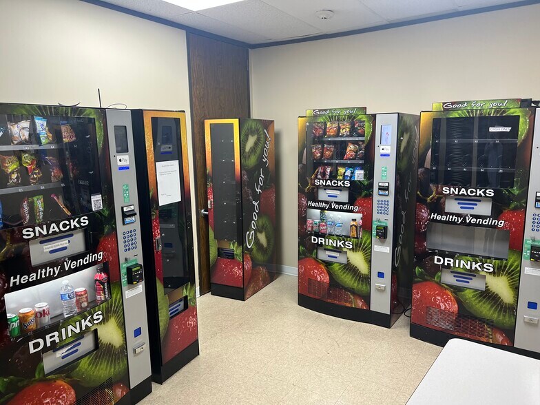 More Photos Of 11821 E I-10 Fwy, Houston Office For Lease