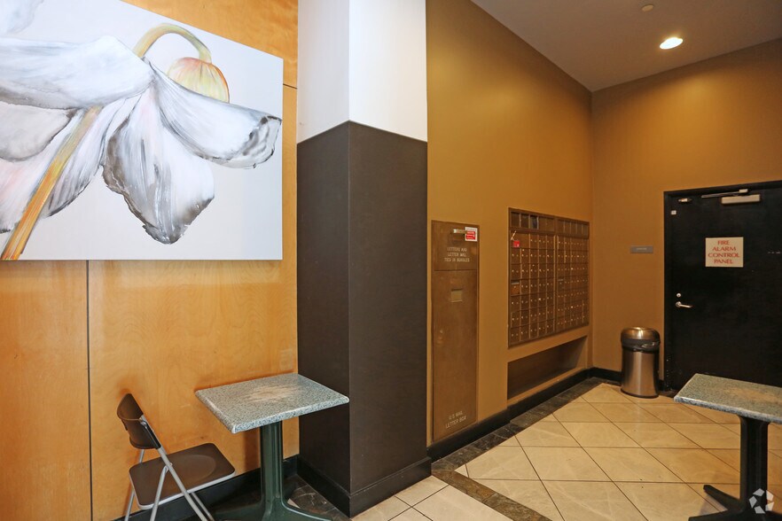 More Photos Of 810 4th Ave, San Diego Apartments For Lease