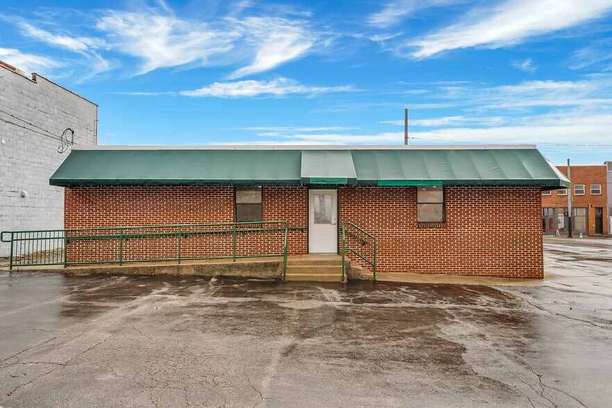 More Photos Of 114 W Church St, Marion Office Residential For Sale