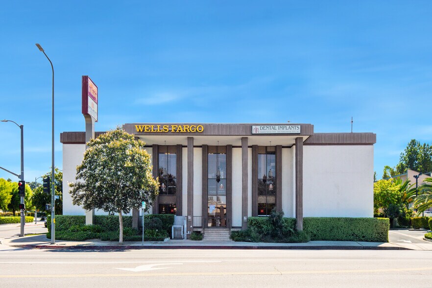 Primary Photo Of 19900 Ventura Blvd, Woodland Hills Office For Lease