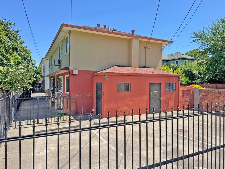 More Photos Of 1312 T St, Sacramento Apartments For Sale