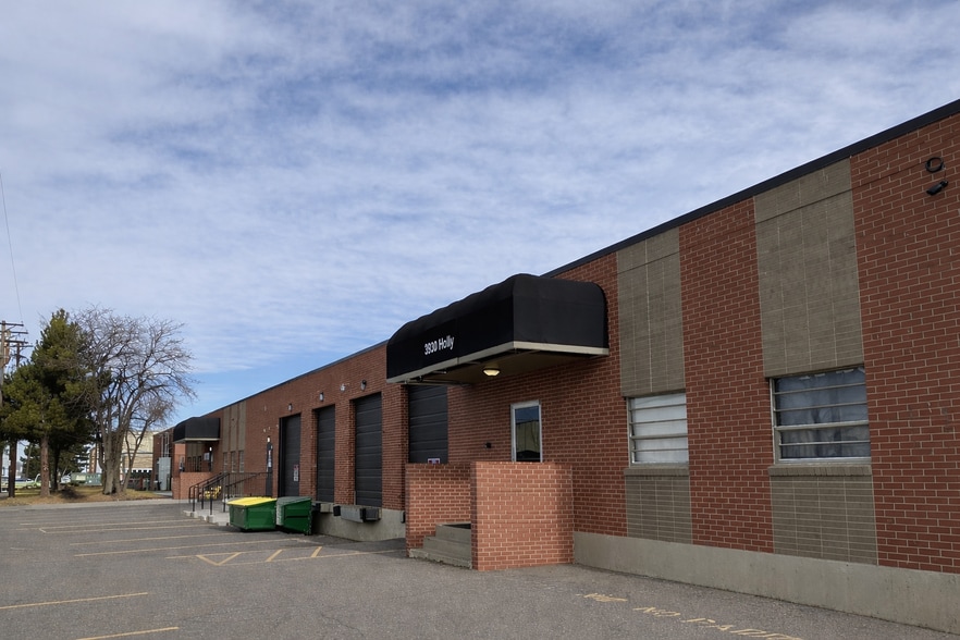 More Photos Of 3930-3940 Holly St, Denver Warehouse For Sale