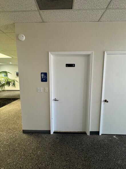 More Photos Of 2211 W Court St, Pasco Storefront Retail Office For Lease